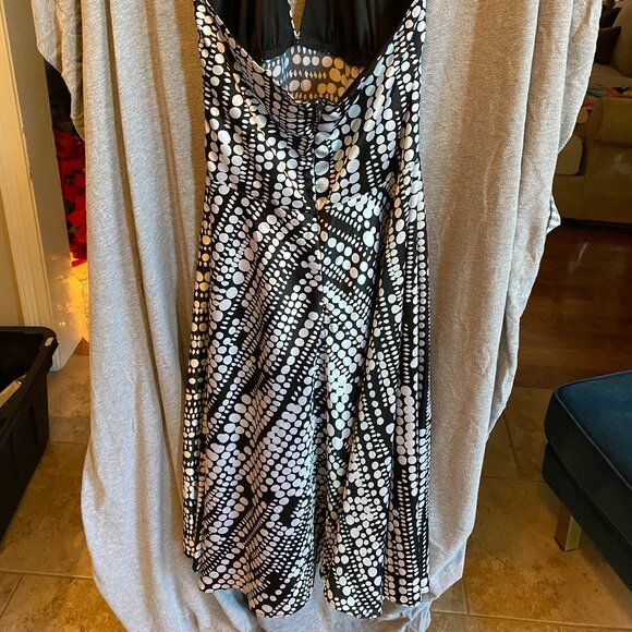 Alyn Paige New York Black White Sleeveless Print Halter Maxi Dress Size 3/4 - Picture 3 of 8